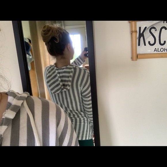 Pullover - Picture 3 of 3